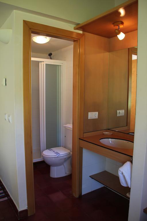 Bungalow Camping Los Manzanos Санта-Круз-де-Олейрос Номер фото